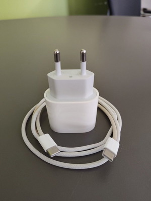Apple Power Adapter 20W USB-C charger like new with braided cable