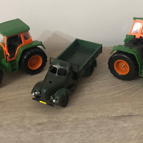 Iron toy cars two tractors and truck in excellent condition