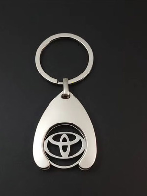 Μεταλλικό μπρελόκ με λογότυπο Toyota, χαραγμένο με λέιζερ