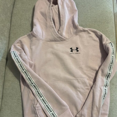Underarmur hoodie used, soft pink for 12-year-old girl