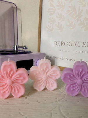 Handmade Sakura scented candles new, flower-shaped