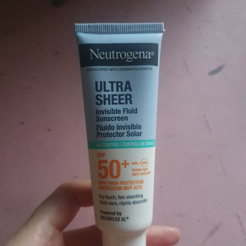 Neutrogena Ultra Sheer Invisible Fluid Oil Control Face Sunscreen SPF50+ like new
