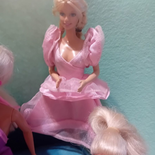Barbies vintage lot used, 3 different dolls including Pocahontas