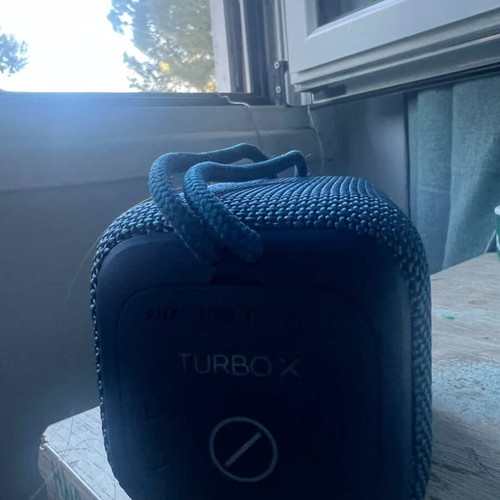 Turbox Speaker Bluetooth speaker like new, portable