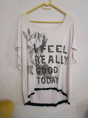 Oversized white blouse used, one size, with print and black detail