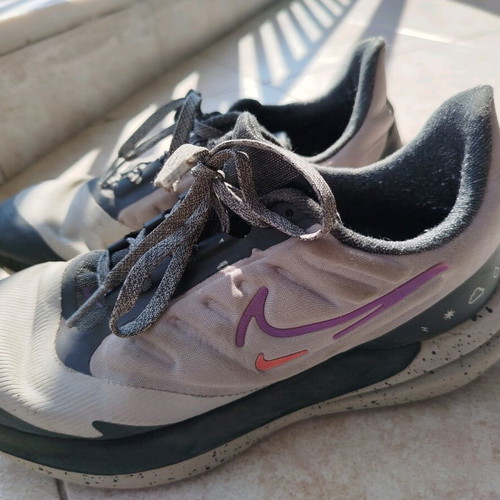Nike athletic shoes used, size 37.5, gray