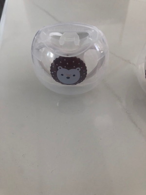 Nuk Orthodontic Silicone Pacifier 0-6 Months with Hedgehog Case White new