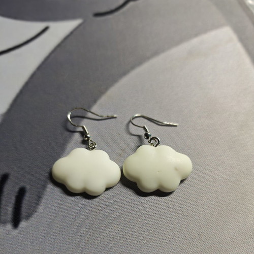 Cloud earrings used, white and silver