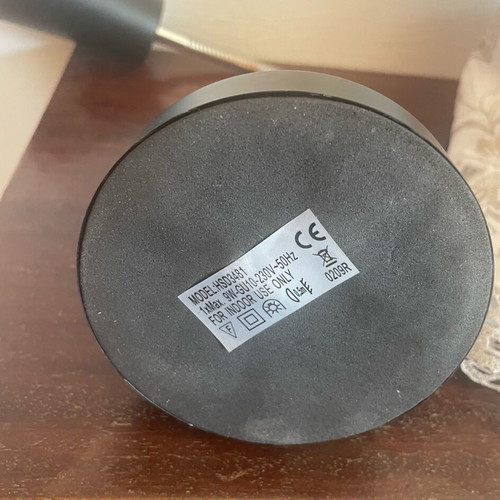 Desk lamp like new with adjustable neck