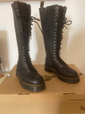 Dr Martens Over The Knee Leather Platform Boots New Size 37 Black