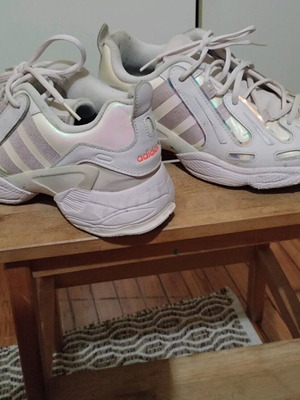 Adidas women's shoes size 42 used, white