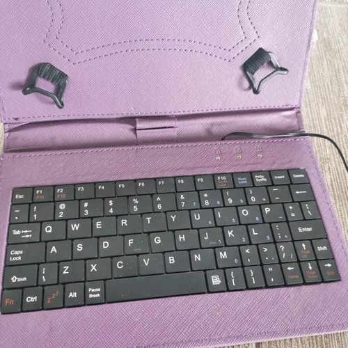 Tablet case like new with keyboard, size about 8 inches