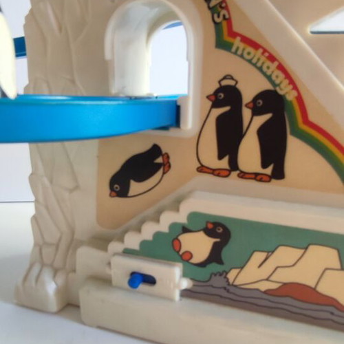 Vintage Penguin's Holiday game by Lyra used, complete
