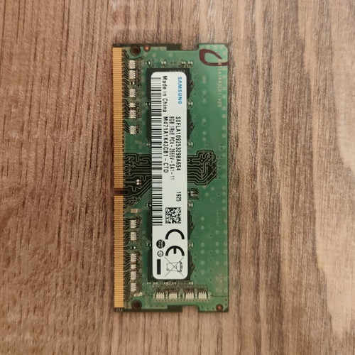 Samsung 8GB DDR4 2666MHz SO-DIMM memory module like new