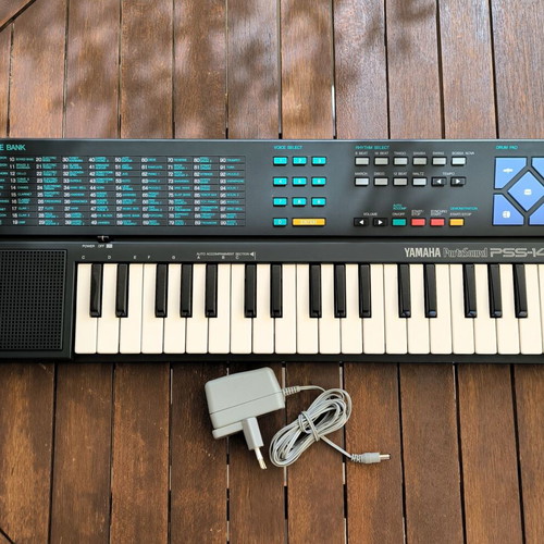 Yamaha PSS-140 Portasound Synthesizer like new