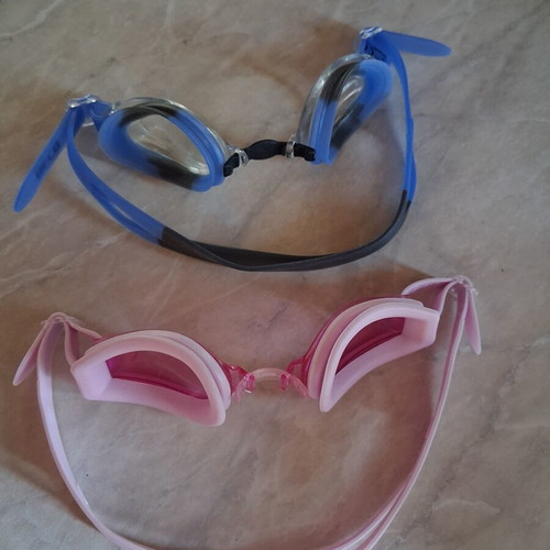 Sea goggles used, kids