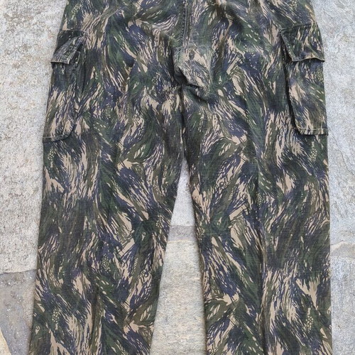 Marine Corps M71 Camouflage Campaign Pants used, size medium, 1984 tag