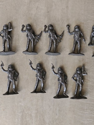 Solpa Astronaut Figures like new