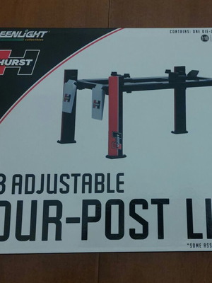 Greenlight Four-Post Lift 1:18 Scale Model Car Accessory like new
