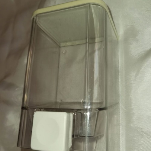 Soap dispenser like new