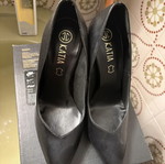 Pumps new, size 38
