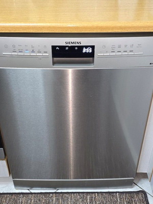 Πλυντήριο πιάτων Siemens 60 εκ., 14 σερβίτσιων, σαν καινούργιο, ασημί