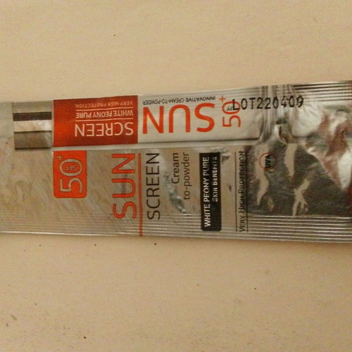 Cosmetic samples new, pack of 13 for face, body, hair