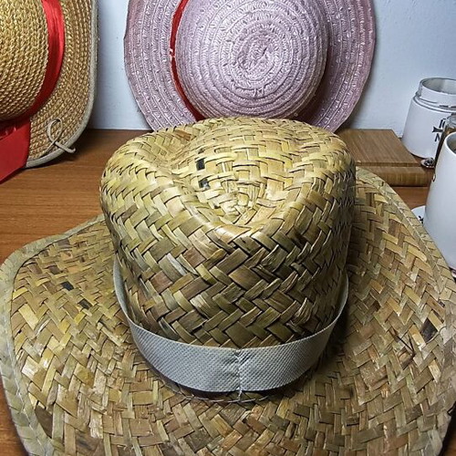 Hats used, pack of 4, one size