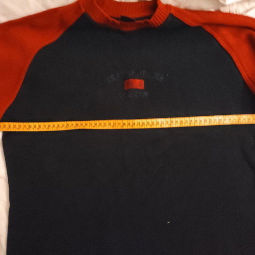 Men's winter sweater used, red and black, size medium