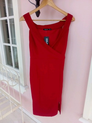 Καινούριο γυναικείο φόρεμα Boohoo μέγεθος Medium (M)