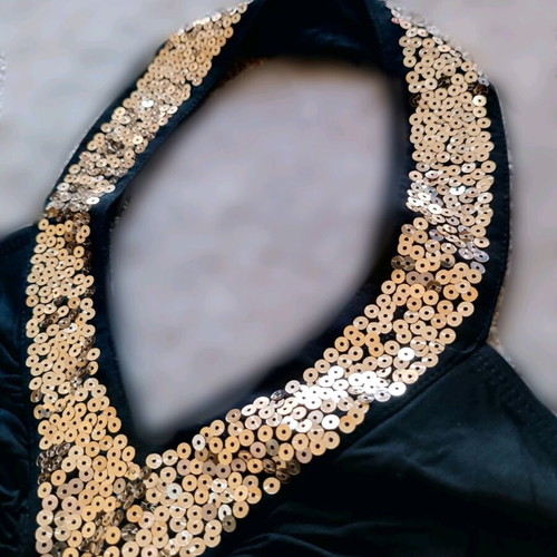 Te quiero evening blouse size 1 used, black with gold details