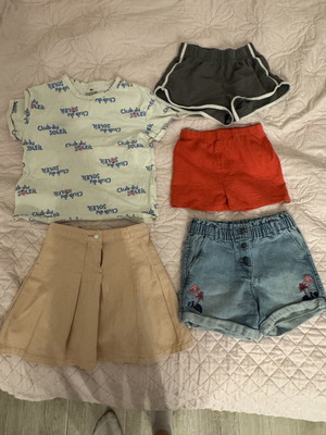 Girls' set like new with 3 shorts, 1 skirt and 1 t-shirt colorful