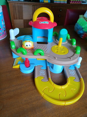 Imaginarium baby assembly garage like new