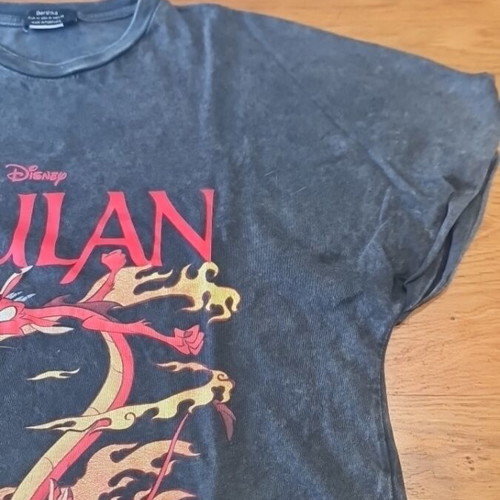 Bershka Disney Mulan short-sleeve t-shirt medium like new black