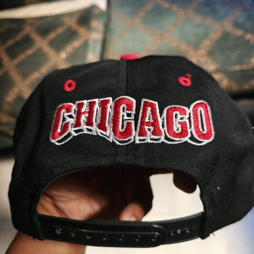 Chicago Bulls Vintage The G Cap Wave Twill Snapback Hat used