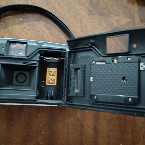 Nikon EF400SV 35mm Film Camera with Original Case