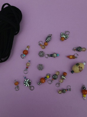 Vintage beads for jewelry like new with cord
