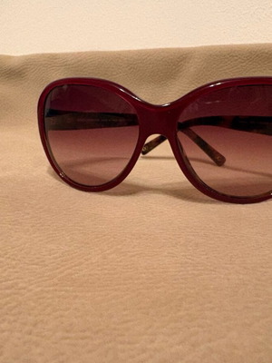 Γυναικεία vintage γυαλιά ηλίου Dolce & Gabbana μεταχειρισμένα, βυσσινί σκελετός