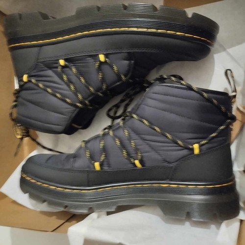 Dr. Martens Combs Padded Casual Boots size 42 new black