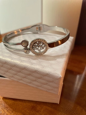Silver bracelet with tree of life new in its box