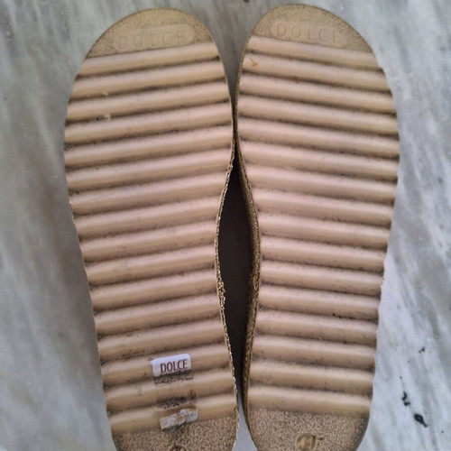 Dolce flat platform leather sandals like new, size 41