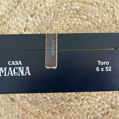 Casa Magna Oscuro Toro collectible cigar box like new