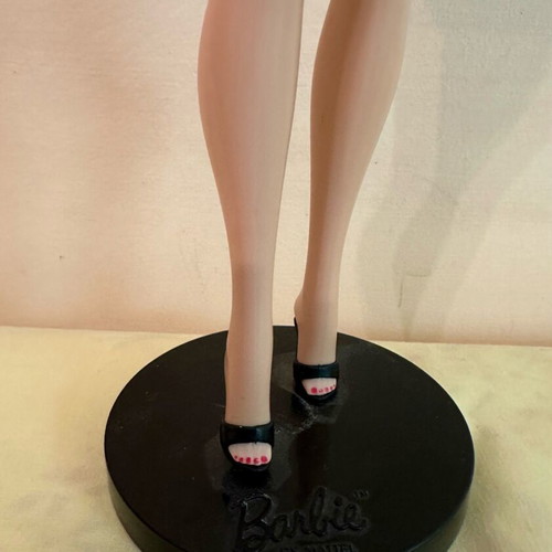 Collectible Barbie Reproduction of Iconic Barbie #1 1959 like new