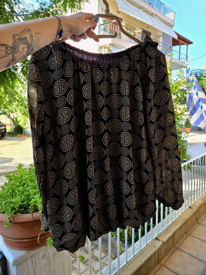 Geometric Print Blouse black and gold, like new