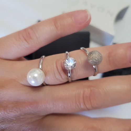 Avon set of 3 adjustable rings