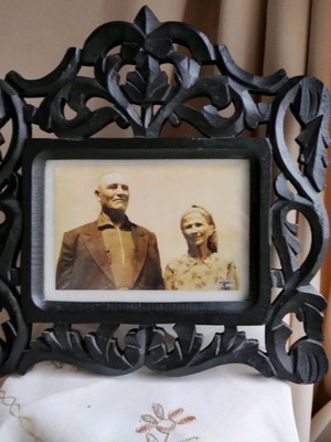 Handmade mango wood frame like new, inspired by Kashmir design