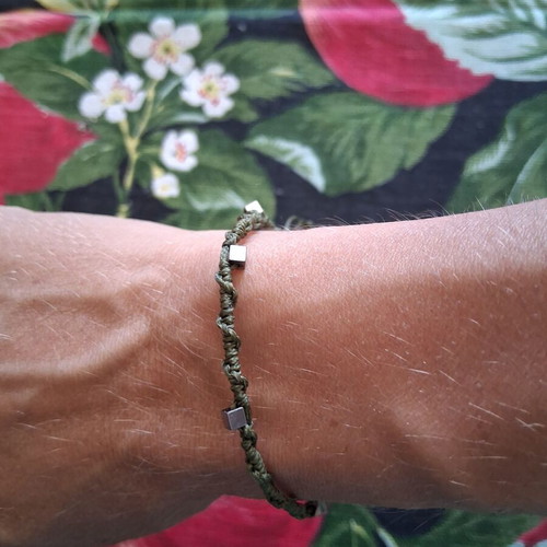 Macrame bracelet with hematite beads, like new, adjustable size