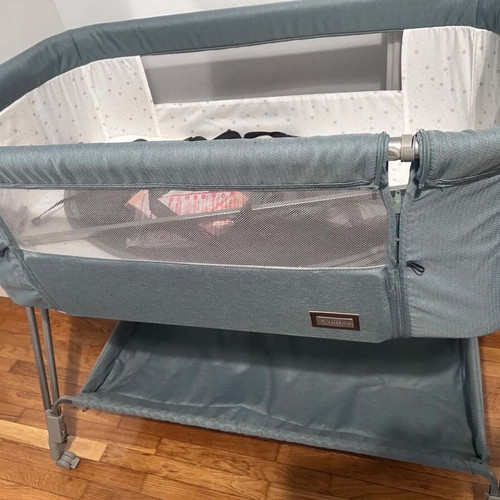 Bebé Stars Pearl Cradle like new, adjustable height, bed attachment