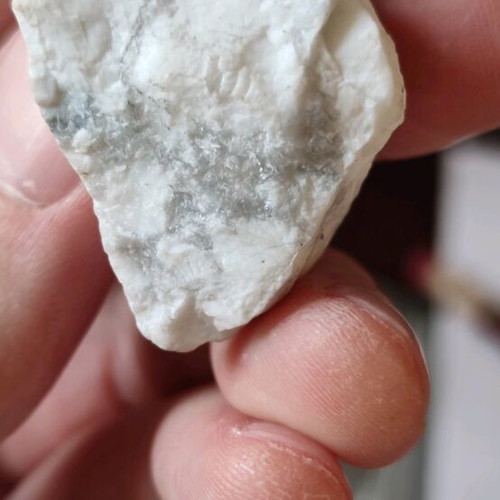 Howlite new