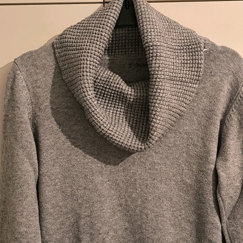 Women's gray elastic turtleneck like new